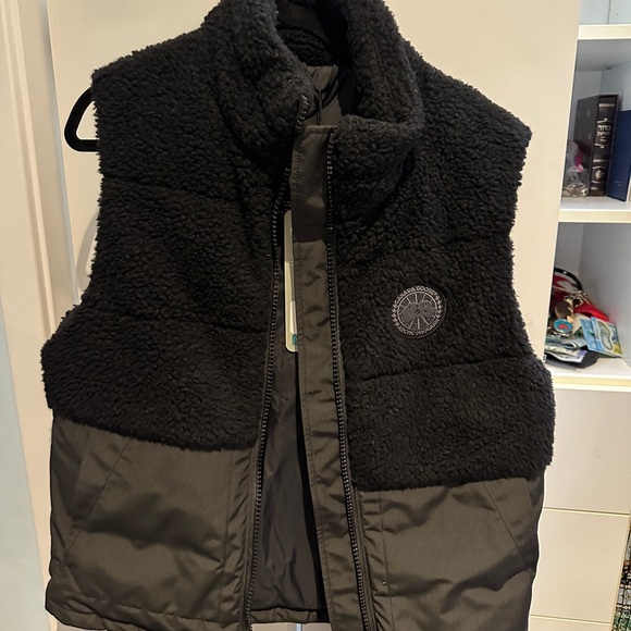 Canada Goose Jackets & Blazers - Canada Goose Black Sherpa Vest